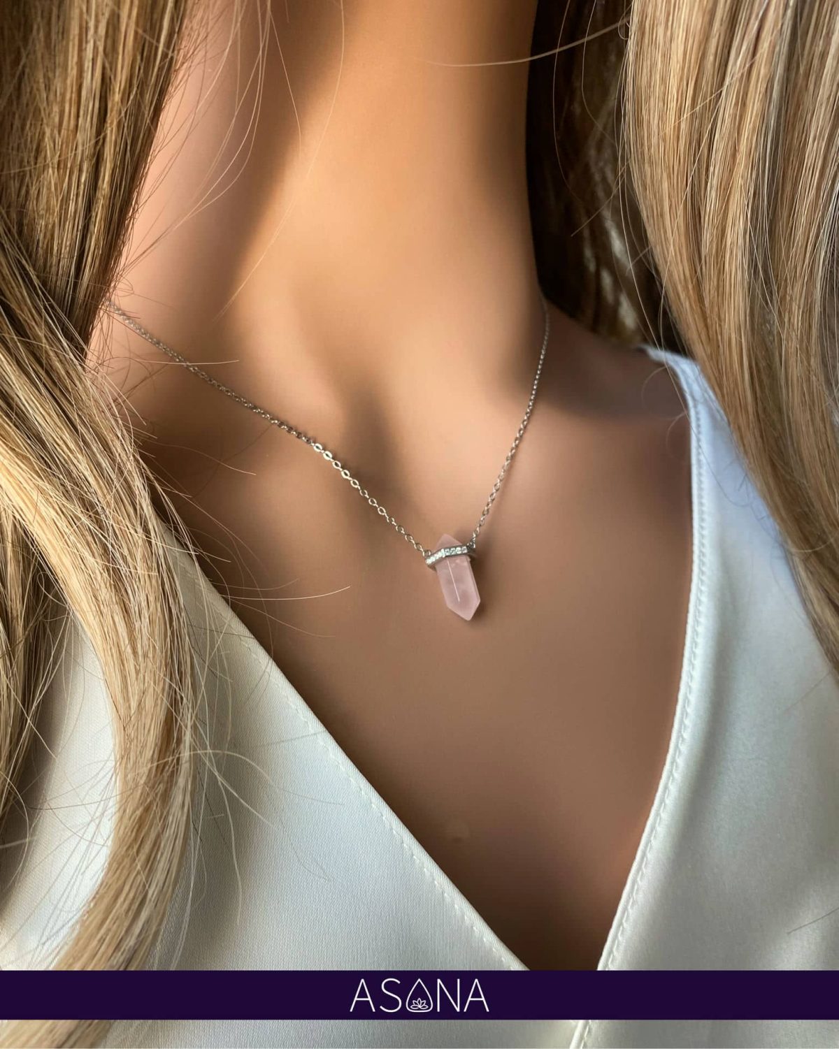 Made with genuine silver 925, this necklace features a beautiful rose quartz point pendant that exudes natural beauty and feminine charm.