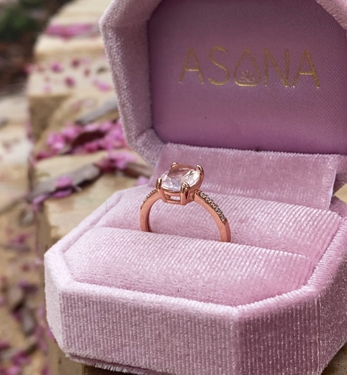 rosee quartz ring